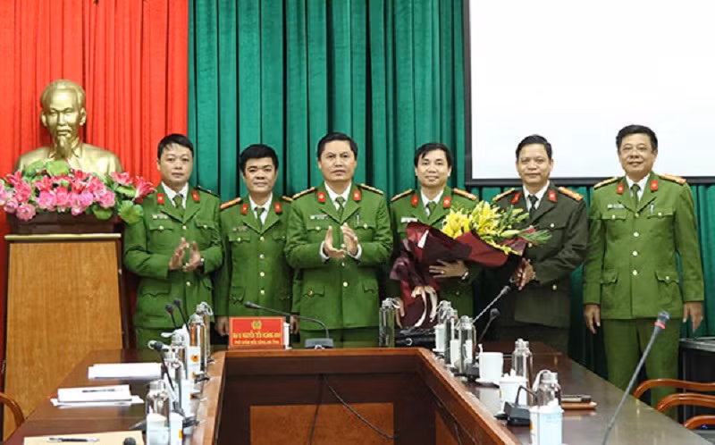 Bình yên cho thành phố nơi cửa biển -0