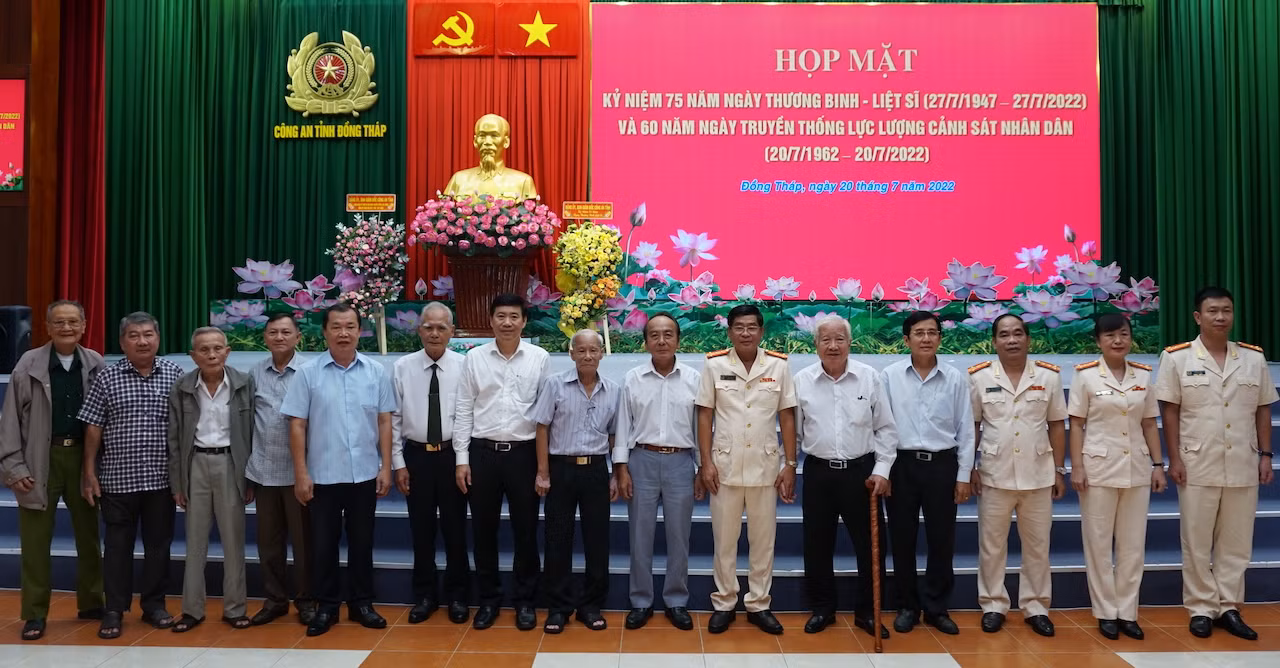 Công an Đồng Tháp kỷ niệm 60 năm ngày truyền thống lực lượng CSND -0