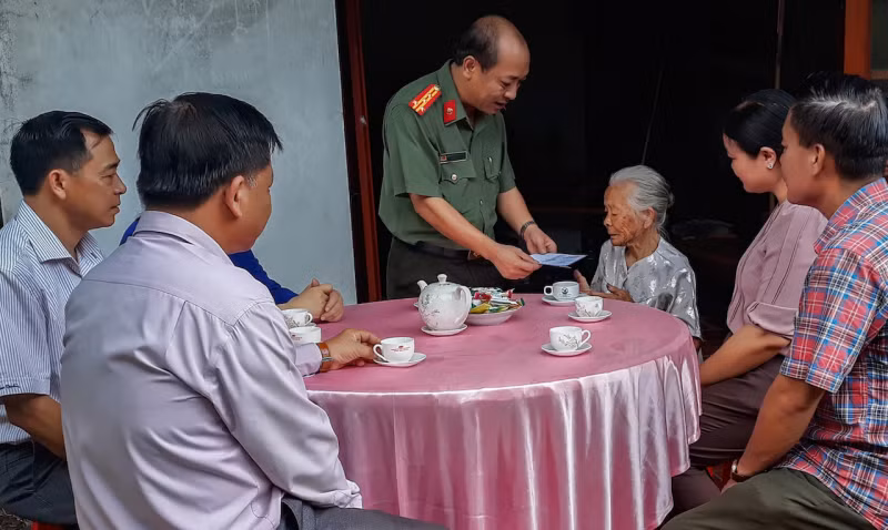 Công an các tỉnh, thành phố tổ chức nhiều hoạt động kỷ niệm Ngày Thương binh Liệt sĩ -0