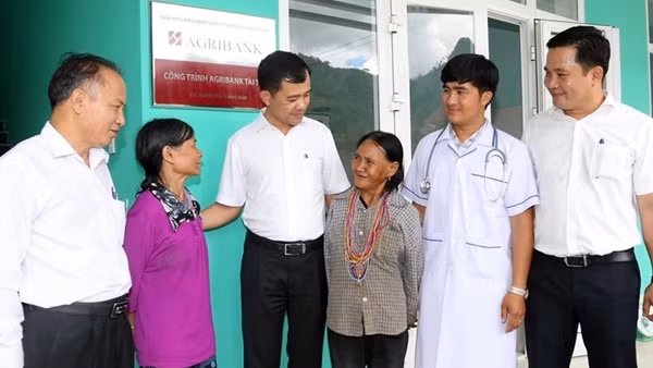 Agribank Bến Tre đồng hành cùng người dân, doanh nghiệp vượt qua đại dịch ảnh 4