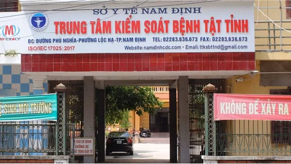 Khởi tố 3 nhân viên Khoa xét nghiệm thuộc CDC Nam Định
