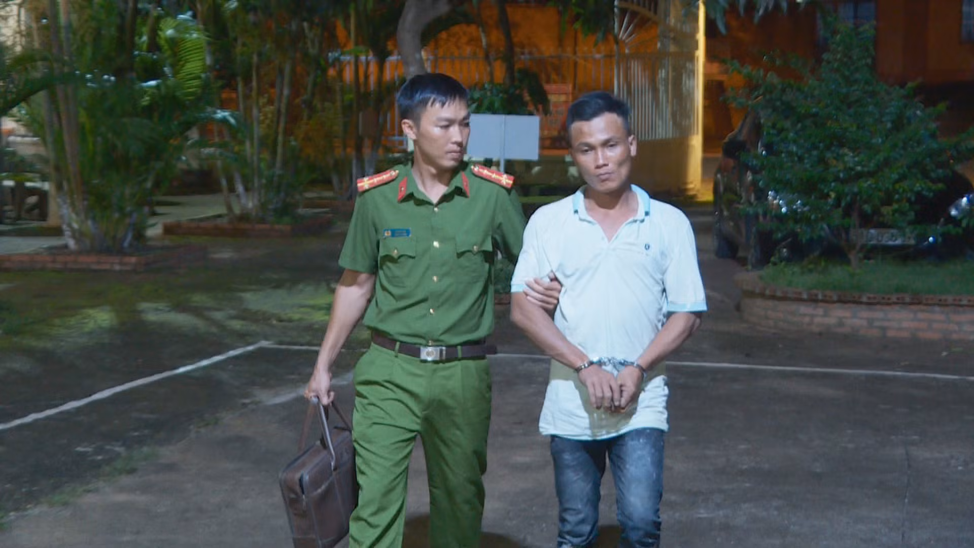 Gã thợ sơn liên tiếp đột nhập nhà gia chủ trộm tài sản -0