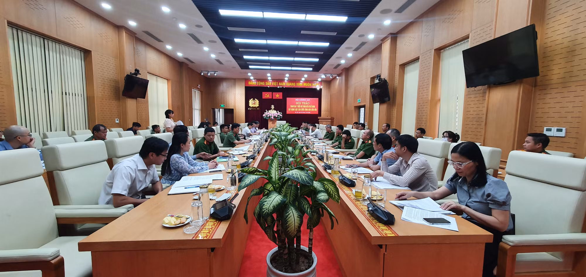 Lực lượng CAND chuyển từ học tập sang làm theo Bác từ việc nhỏ, thiết thực hàng ngày ảnh 8