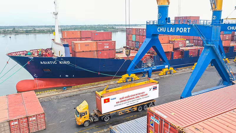 Đầu tư bến cảng đón tàu 5 vạn tấn, tạo đà phát triển dịch vụ logistic tại miền Trung -0