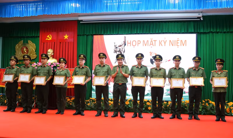 Công an các đơn vị, địa phương tổ chức nhiều hoạt động tri ân -1