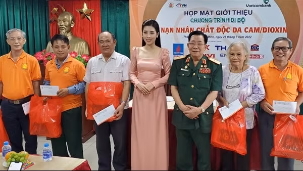 Hơn 5.000 người đi bộ đồng hành “Vì nạn nhân chất độc da cam/dioxin”
