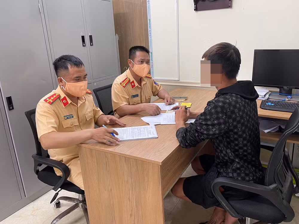 Ngược chiều cao tốc rồi biện minh do không biết đường -0