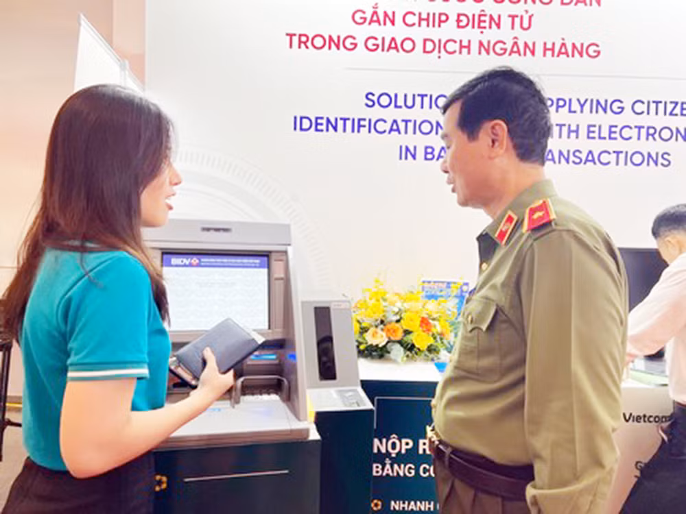 Bài 1: Ứng dụng công nghệ hiện đại vào cải cách thủ tục hành chính -0