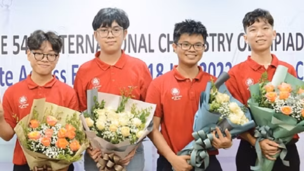Chủ tịch nước gửi Thư khen các học sinh giành huy chương tại kỳ thi Olympic quốc tế 2022