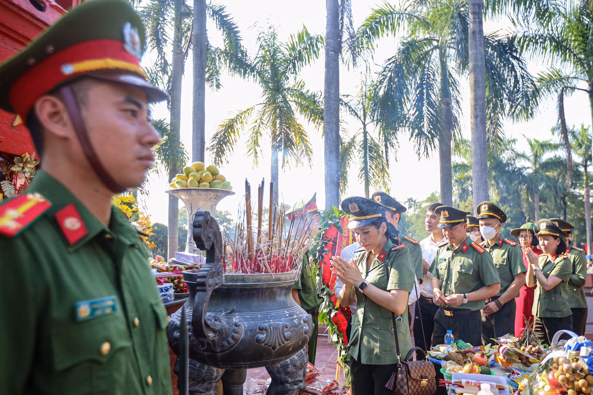 Đoàn đại biểu Cục Truyền thông CAND dâng hương, tri ân các Anh hùng liệt sĩ -0