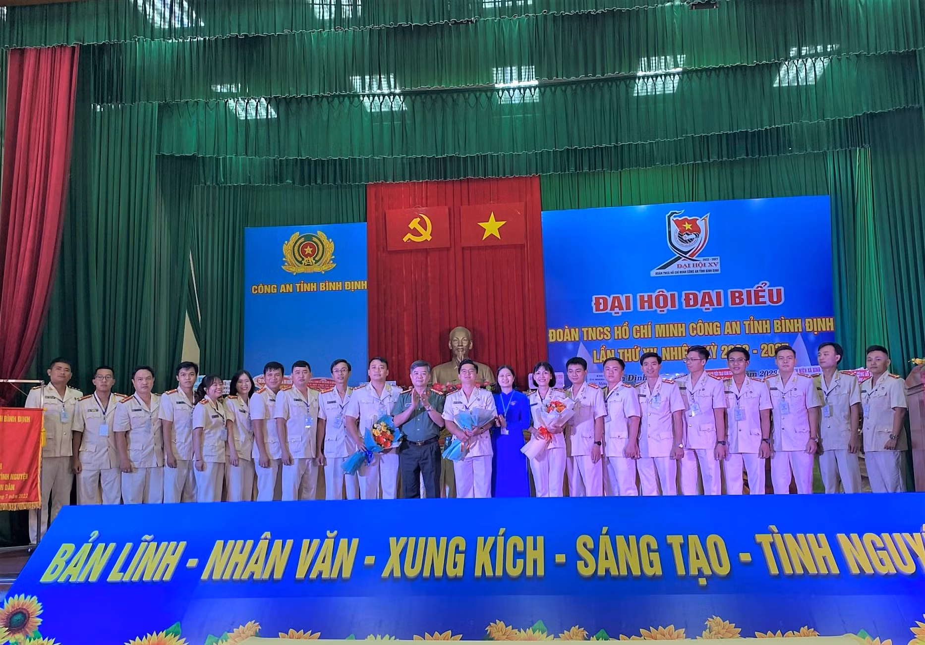 Tuổi trẻ Công an Bình Định phát huy tinh thần xung kích, tình nguyện -0