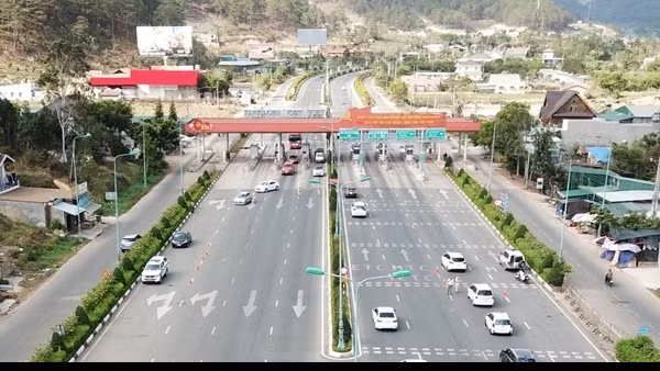 Chấm dứt tình trạng chạy doanh số dán thẻ thu phí không dừng ảnh 2
