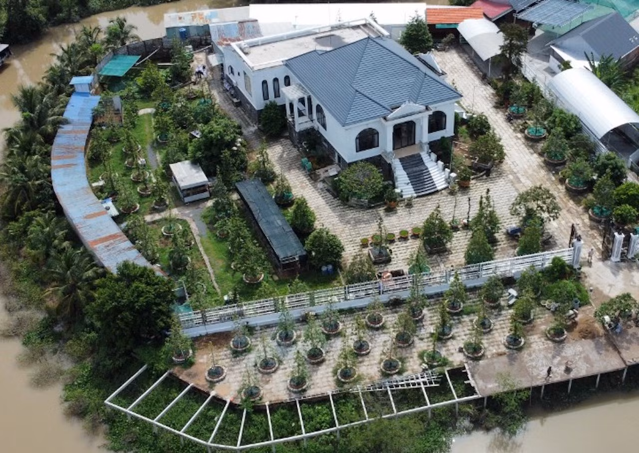 “Xây biệt phủ chỉ báo cáo bằng miệng”, lãnh đạo huyện thừa nhận quản lý yếu kém -0