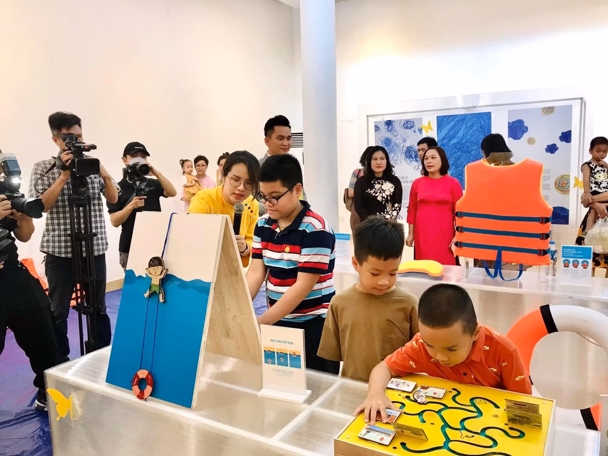 Khai mạc triển lãm nghệ thuật đuối nước ở trẻ em -0