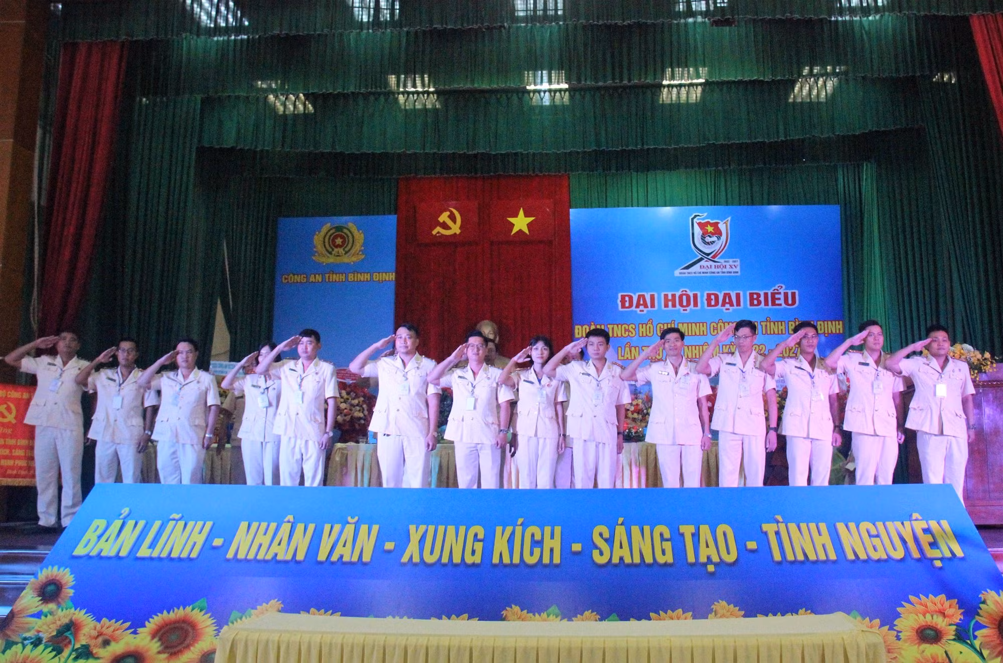 Tuổi trẻ Công an Bình Định phát huy tinh thần xung kích, tình nguyện -0