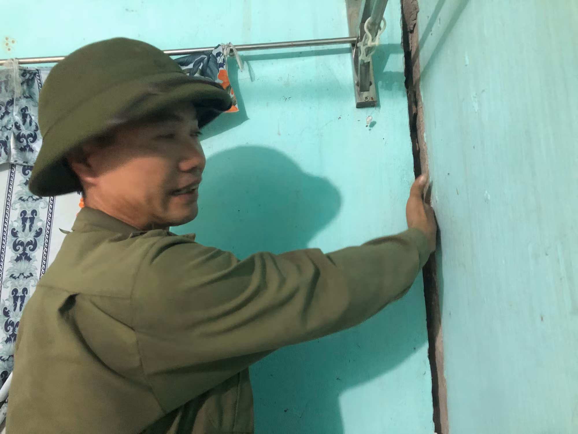 Cần sớm làm rõ nguyên nhân lún nứt nhà dân bên cạnh mỏ than -0