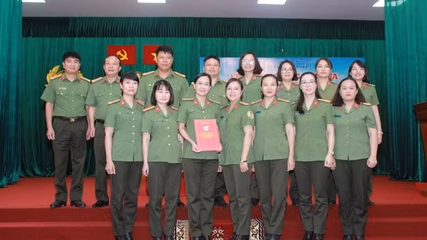 Hội Phụ nữ cụm thi đua số 1 ký giao ước thi đua