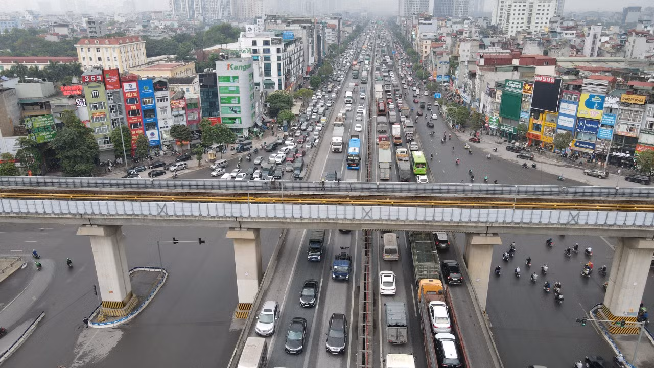 Hà Nội: Kéo dài thời gian thí điểm tổ chức giao thông tại nhiều nút giao đến 22/10 -0