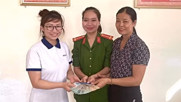 Công an giúp tìm trả lại tài sản cho người đánh rơi