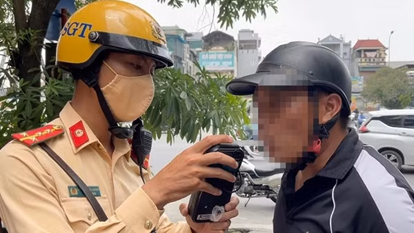Đón lõng “ma men” trên phố cổ Hà Nội