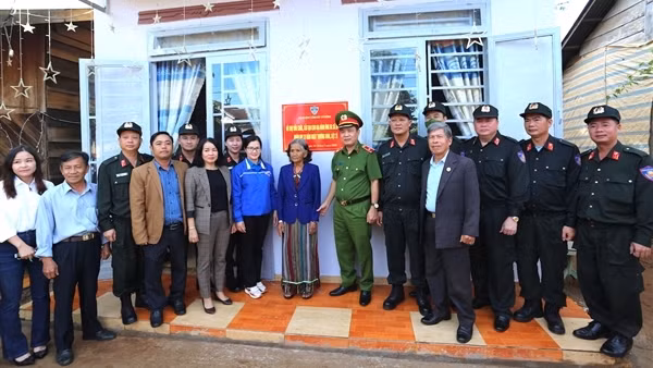 Bộ Tư lệnh Cảnh sát cơ động xây nhà tình nghĩa, tri ân người có công