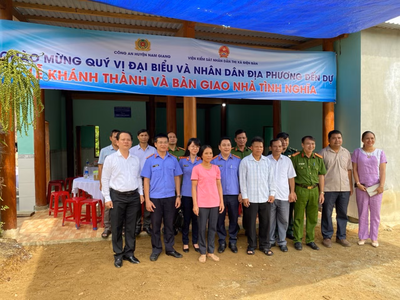 Thứ trưởng Lê Quốc Hùng tặng kinh phí xây nhà tình nghĩa tại Quảng Trị ảnh 3