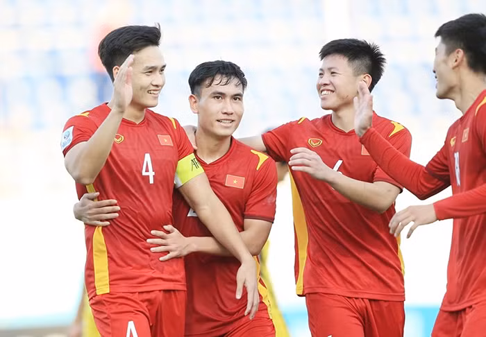 Cơ hội thi đấu cho cầu thủ trẻ và sự mở lòng của Hà Nội FC -0