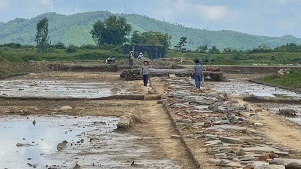 Báo cáo sơ bộ kết quả khai quật đường Hoàng Gia nội thành Di sản thế giới Thành nhà Hồ