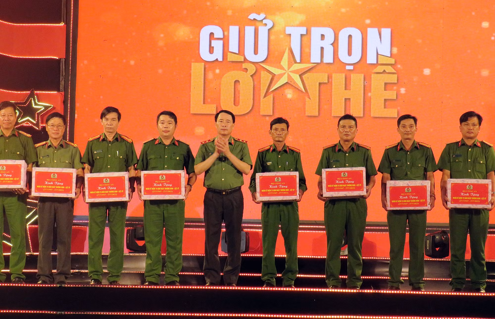 Mãi khắc ghi công lao to lớn của anh hùng, liệt sĩ CAND -0