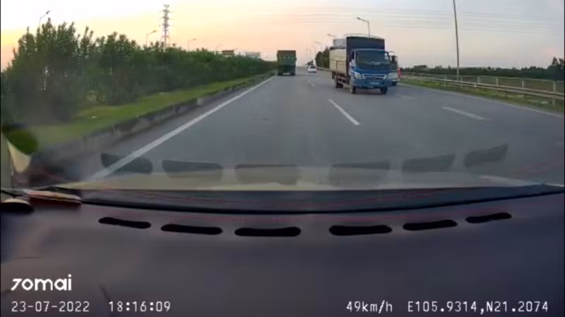 Ngược chiều cao tốc rồi biện minh do không biết đường -0