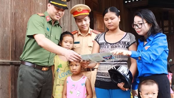 Đấu tranh với tội phạm lợi dụng không gian mạng để mua bán người
