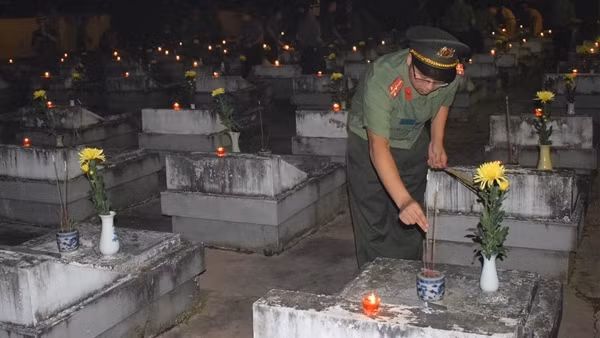 Cục Quản lý xây dựng và doanh trại tri ân các anh hùng, liệt sĩ