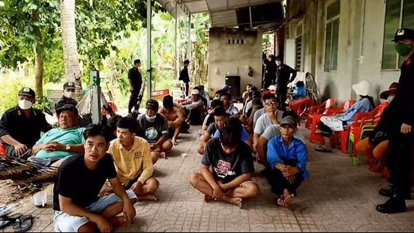 Phá trường gà, thu giữ gần 250 triệu đồng