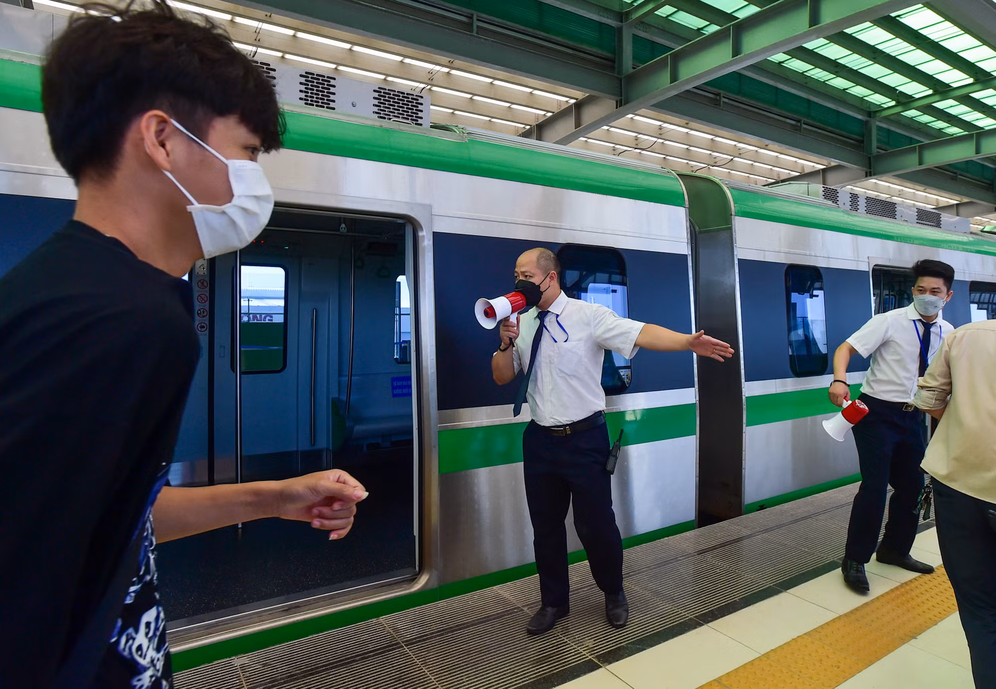 Diễn tập PCCC và CNCH tuyến Metro Cát Linh - Hà Đông ảnh 2 Diễn tập PCCC và CNCH tuyến Metro Cát Linh - Hà Đông -0
