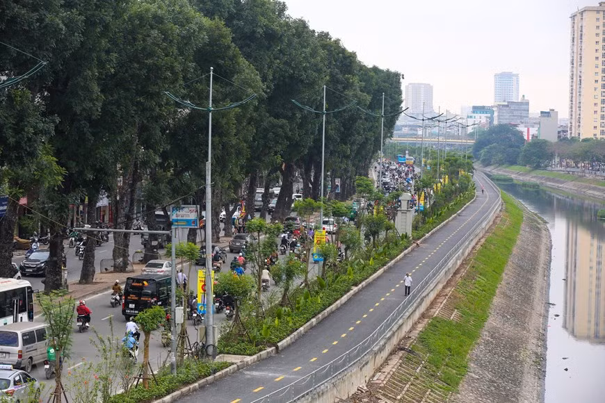 Đề xuất tạm đóng tuyến đường dành riêng cho người đi bộ ven sông Tô Lịch -0