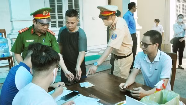Kiểm tra lái xe sử dụng chất ma túy trên địa bàn tỉnh Hải Dương