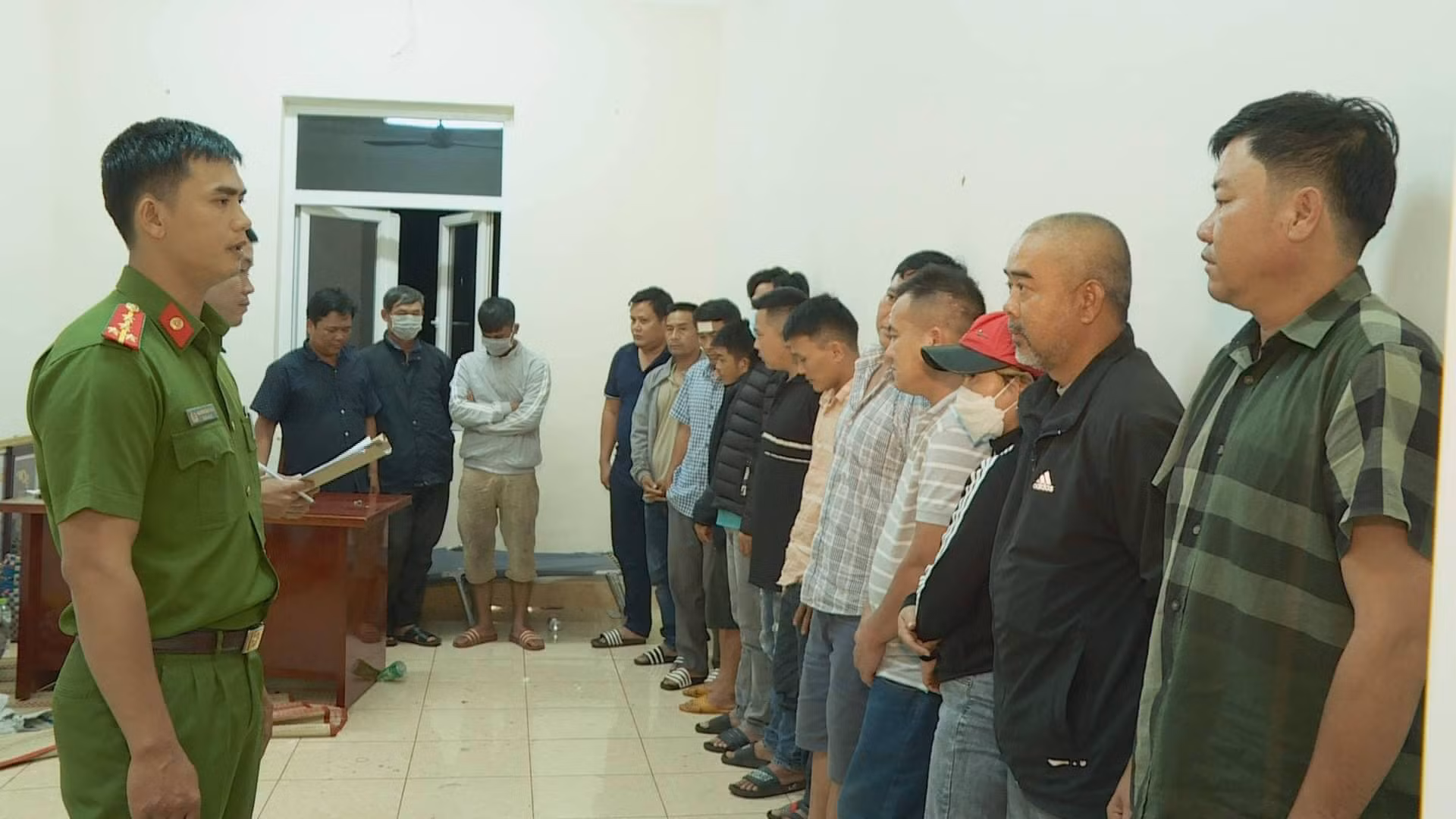 Triệt phá đường dây đánh bạc hơn 40 tỷ đồng -0