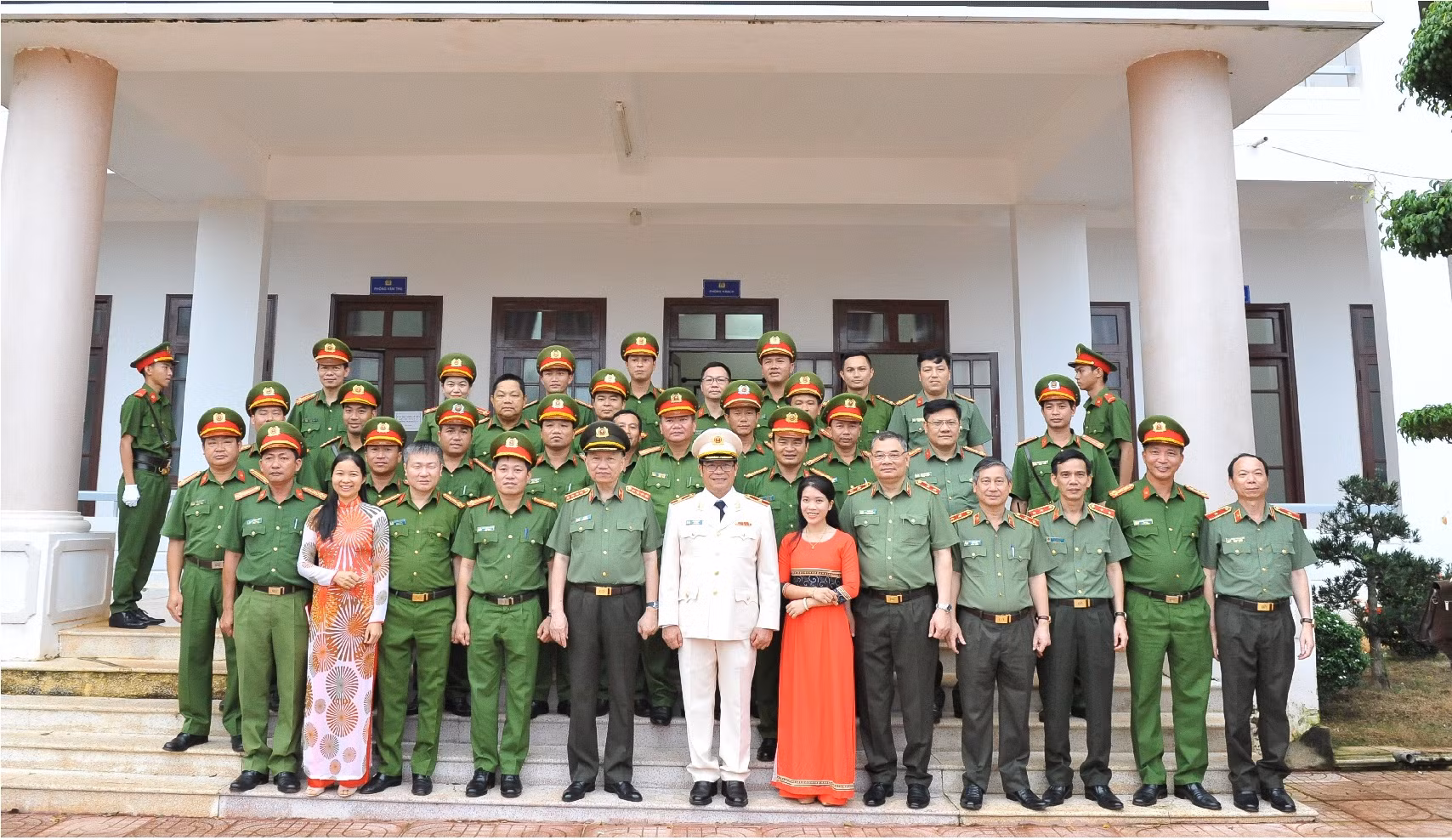 Giữ vững đảm bảo an ninh trật tự, thúc đẩy phát triển kinh tế-xã hội trên địa bàn Tây Nguyên -0