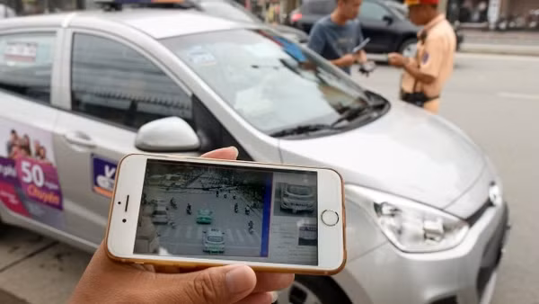 Kỷ luật 2 CSGT Công an Hậu Giang sai phạm khi thi hành công vụ ảnh 1