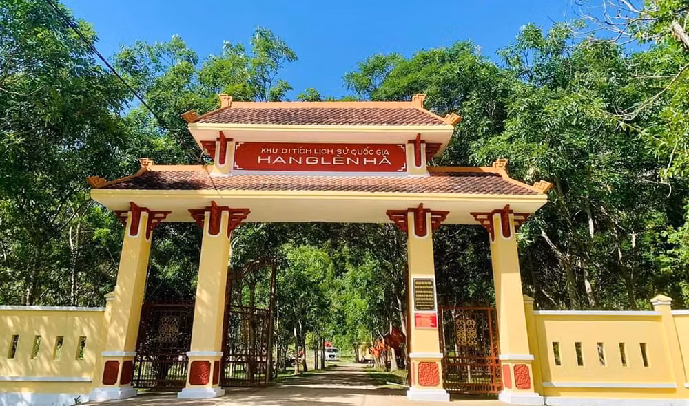 Khúc tráng ca bất tử trên đường Trường Sơn -0