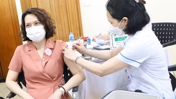 Bộ Y tế điều chỉnh lịch tiêm vaccine phòng COVID-19 mũi 3,4 ảnh 3