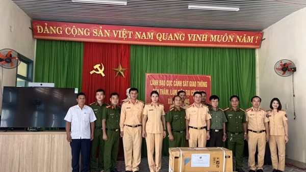 Cả nước giảm được hơn 10% số vụ tai nạn giao thông trong 6 tháng đầu năm ảnh 5