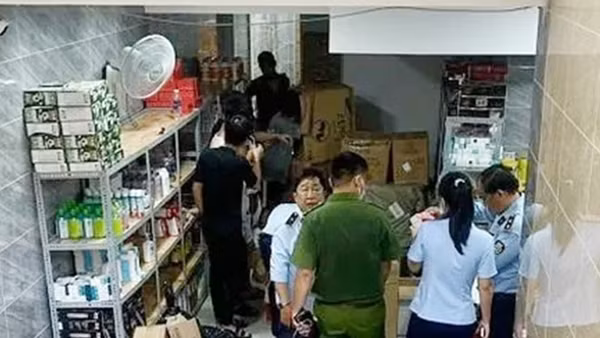 Tạm giữ lô hàng có dấu hiệu vi phạm trị giá hơn 2,5 tỷ đồng