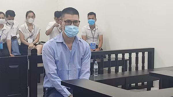 Dùng súng khống chế “con nợ”, &nbsp;lĩnh 9 năm tù