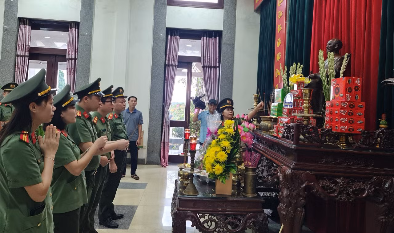 Cục Pháp chế và cải cách hành chính, tư pháp về nguồn tại Quảng Trị -0