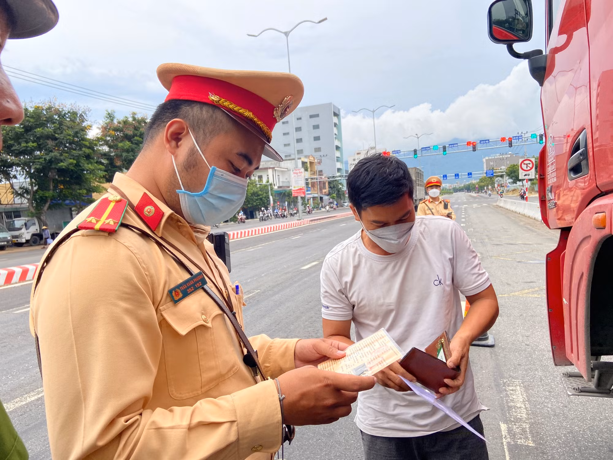 Đà Nẵng: Cương quyết xử lý tình trạng xe cơi nới, quá khổ, quá tải -0