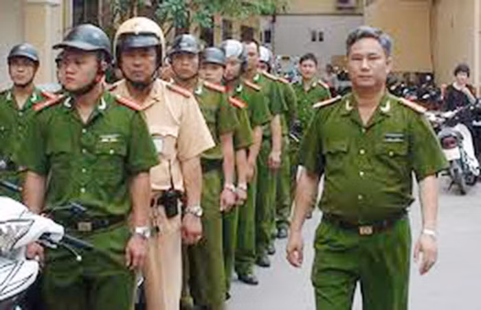Khi lính hình sự mang tâm hồn nghệ sĩ -0
