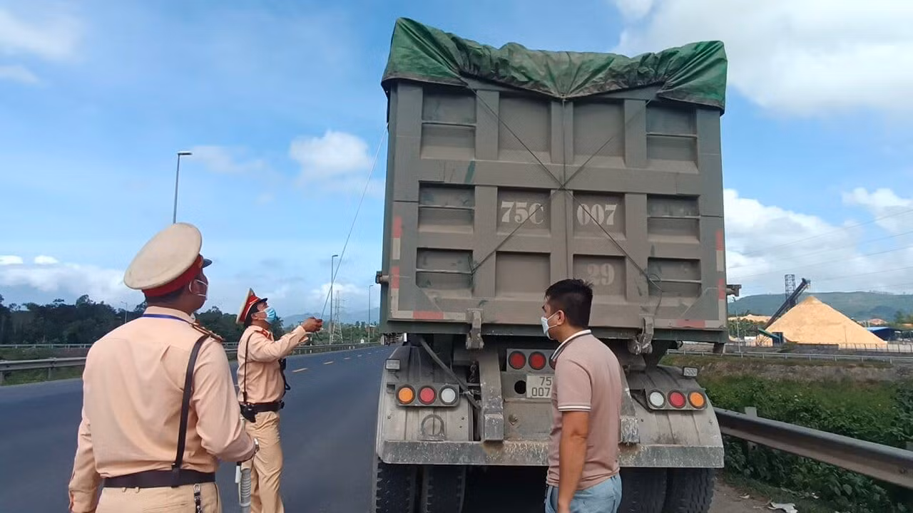 Công an Đà Nẵng tăng cường các biện pháp đảm bảo TTATGT, ANTT tại thi tốt nghiệp THPT -1
