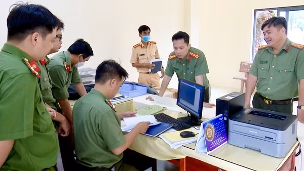 Mở nhiều điểm cấp căn cước công dân lưu động phục vụ người dân ảnh 5