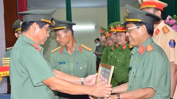 Nhiều biến tướng dịch vụ thuê đòi nợ "tín dụng đen" ảnh 3
